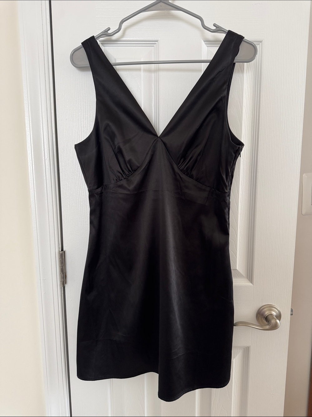 Mi Ami classic Black V-Neck Sleeveless Dress